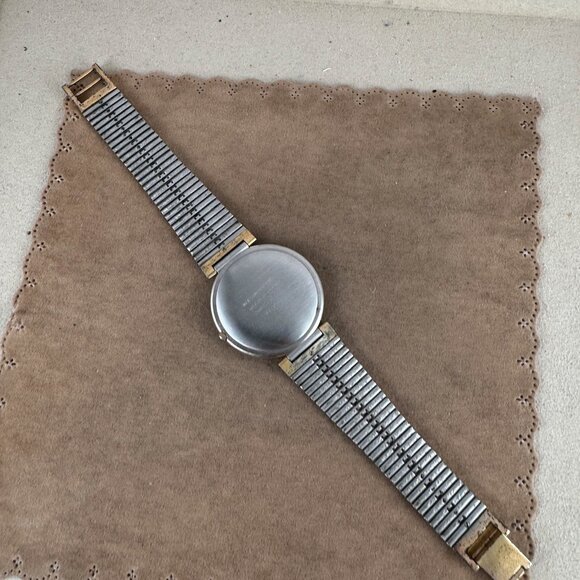 Vintage Jaz Paris French Designer Watch features a two-tone Link Bracelet - Picture 9 of 10